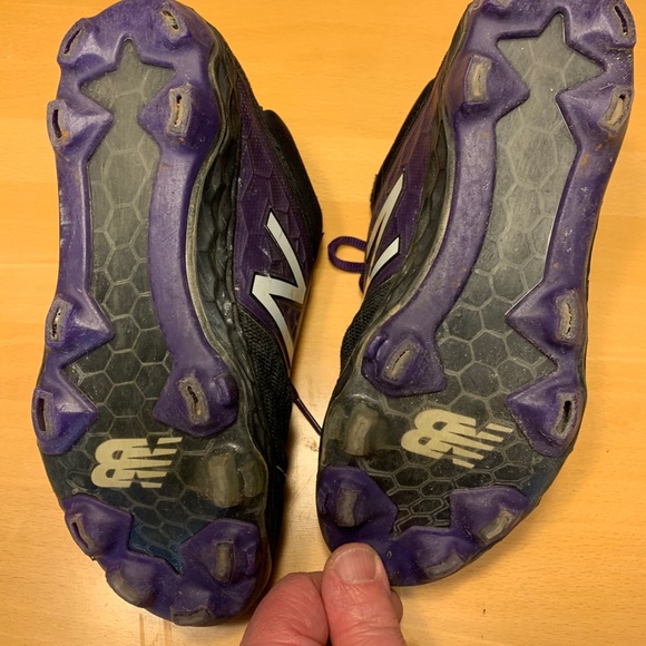New Balance 6 2E Cleats - Picture 5 of 5